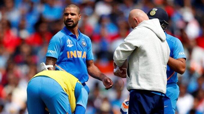 Shikhar Dhawan ruled out of T20I series, Sanju Samson replaces him হাঁটুতে চোট পেয়ে ওয়েস্ট ইন্ডিজের বিরুদ্ধে টি-টোয়েন্টি সিরিজ থেকে ছিটকে গেলেন ধবন, দলে সঞ্জু
