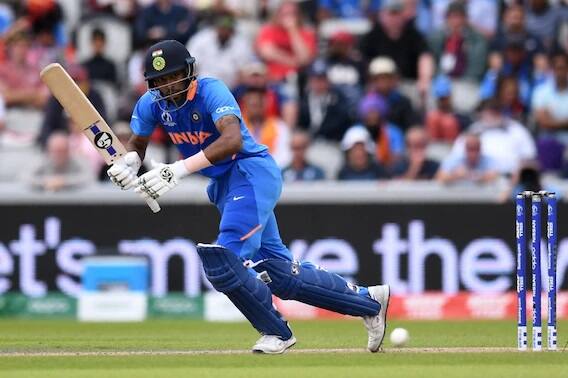 দক্ষিণ আফ্রিকা টেস্ট সিরিজ ও বাংলাদেশ সিরিজে দলে সুযোগ পাননি হার্দিক।