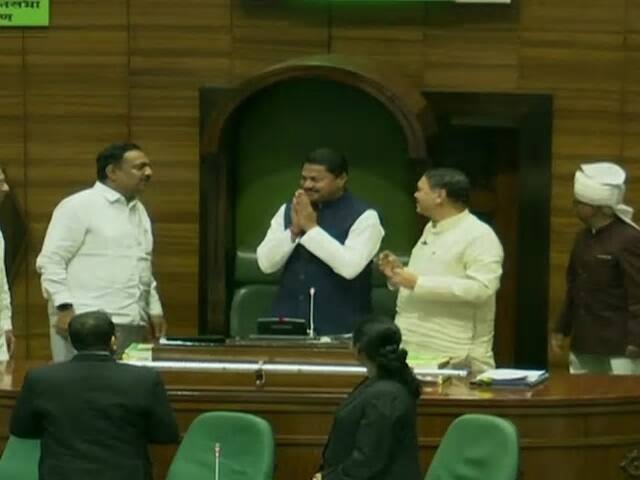 Congress MLA Patole becomes Maharashtra speaker as BJP nominee Kathore pulls out সরলেন বিজেপি প্রার্থী, বিনা লড়াইয়ে মহারাষ্ট্র বিধানসভার স্পিকার হলেন কংগ্রেস বিধায়ক