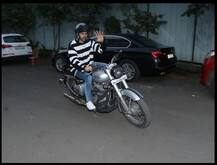 ছবিতে দেখুন: অ্যাওয়ার্ড অনুষ্ঠানের মহড়ায় শাহিদ, সারা, কার্তিক, অনন্যা