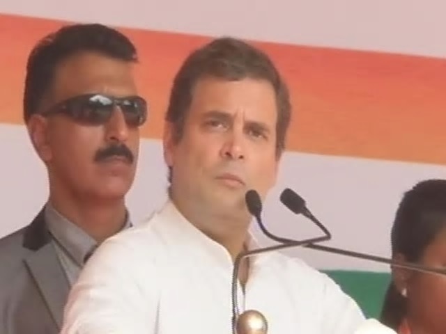Rahul targets PM, says 1 pc of India's super rich own 4 times more wealth than 1 billion poor 'দেশের ১০০ কোটি গরিবের চারগুণ বেশি সম্পদের মালিক ভারতের অতি-ধনীদের এক শতাংশ', ট্যুইটে মোদিকে নিশানা রাহুলের