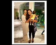 ছবিতে দেখুন, সমীরা রেড্ডির ছোট্ট মেয়েকে কোলে তুলে নিলেন রেখা, থামালেন কান্না!