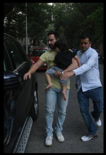 তবে ছবি করতে তা হবে তৈমুর কেন্দ্রিক। জানিয়েছেন যুগল