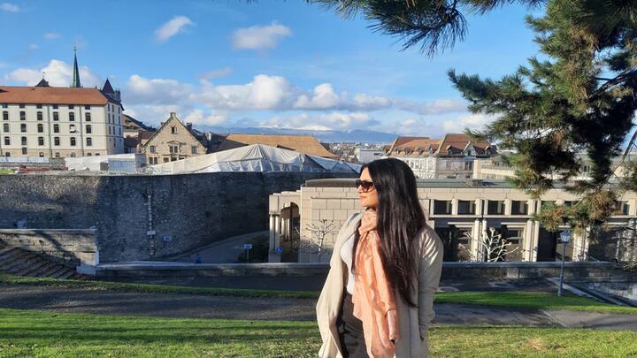 সোশ্যাল মিডিয়ায় তাঁরা নিয়মিত পোস্ট করছেন নানা ছবি। 