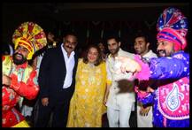 আরমান জৈনের রোকা অনুষ্ঠানে গেলেন করিনা, সেফ, করিশমা- দেখে নিন সেইসব ছবি