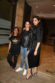 বোন অনীশার সঙ্গে দীপিকা, দেখুন ছবি