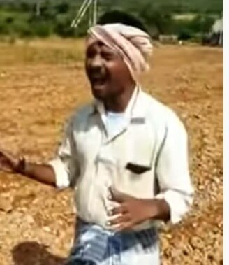 Kanrataka farmer sing Justin Biebers song-watch দেখুন: মাঠে কাজ করতে করতে কোদাল ফেলে জাস্টিন বিবারের 'বেবি' গাইলেন কর্ণাটকের কৃষকের, উচ্ছাসে মাতল ইন্টারনেট