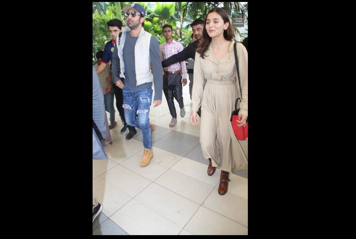 তাঁদের সম্পর্ক কি বিয়ে অবধি গড়াবে? এই নিয়েই বিস্তর চর্চা সিনেমা-মহলে।