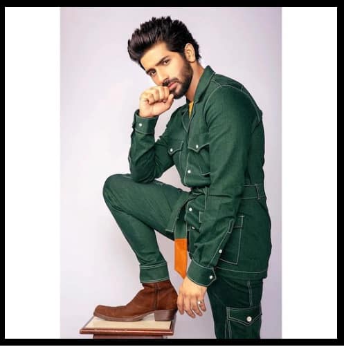 বরদান পুরি। বলিউডে নতুন পা রাখলেও তাঁর পূর্ব পরিচয় রয়েছে। ইনি অমরিশ পুরির নাতি