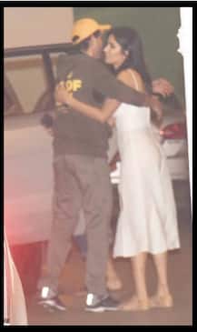 ছবিতে দেখুন: প্রি-ক্রিসমাস পার্টিতে গেলেন ফারহান, শিবানী, হৃতিক, ক্যাটরিনা