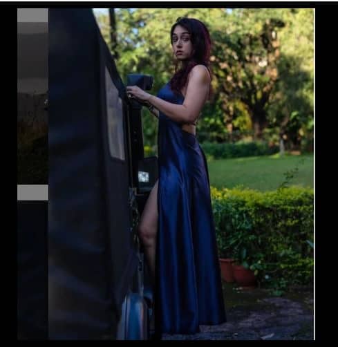 তার সব ছবি দেখে নেটিজেনরা তাঁকে বলিউডে পা রাখার কথাও বলেছেন