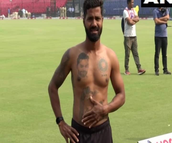 ইনি বিরাট কোহলির বিশেষ ভক্ত পিন্টু বেহেরা। সারা শরীরে বিরাটের ১৬টি ট্যাটু করিয়েছেন পিন্টু।