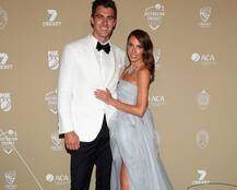 রেকর্ড ১৫.৫ কোটি টাকায় কেকেআরে কামিন্স, কুকুরের জন্য খেলনা কিনে দেওয়ার আব্দার বান্ধবীর