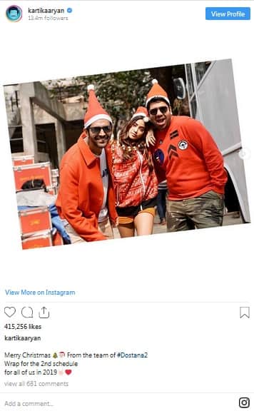 ‘দোস্তানা টু’ টিমের তরফে এই মজার ছবি পোস্ট করেছেন কার্তিক আরিয়ান। সঙ্গে জাহ্নবী। সকলের মাথাতেই সান্তা টুপি।