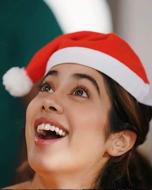 জাহ্নবী কপূর।