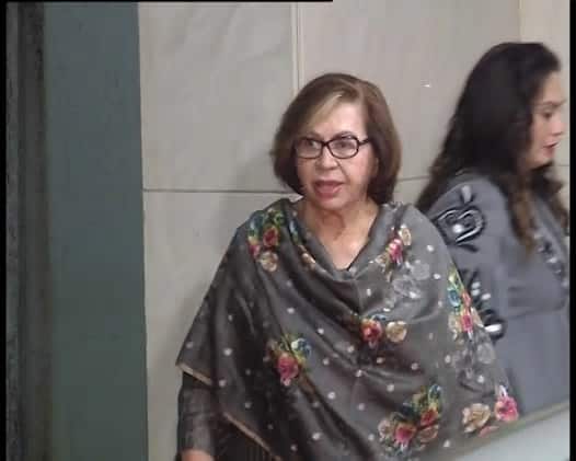 সলমনের জন্মদিনের পার্টিতে তারকাদের সঙ্গে ছিলেন হেলেন