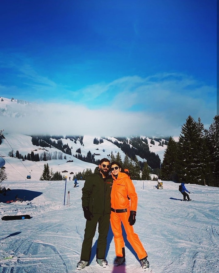 Virat Kohli Enjoys Downtime With Anushka Sharma On Snow-Covered Mountain অনুষ্কার সঙ্গে তুষারপ্রান্তরে ছুটি কাটাচ্ছেন বিরাট