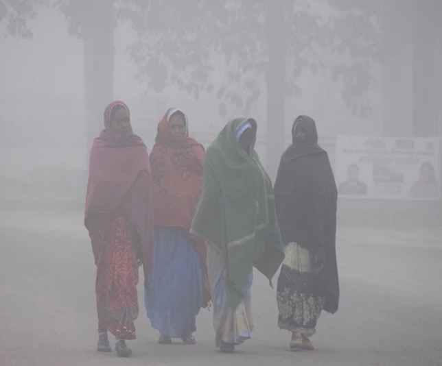  Winter Chill Grips Most Part Of North India; Red Alert Issued  দেশজুড়ে শৈত্যপ্রবাহ, রেকর্ড পারদ পতন, ৫ রাজ্যে লাল সতর্কতা