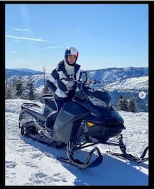 নতুন বছরের আগে বরফের দেশে নিক-প্রিয়ঙ্কা, দেখে নিন ছুটি কাটানোর মুহূর্ত