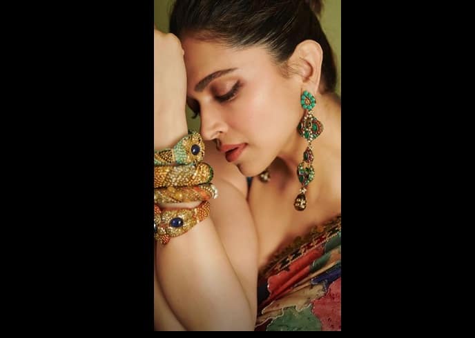 ইনস্টাগ্রাম অ্যাকাউন্টে দীপিকার ছবিগুলিতে উপচে পড়ছে ভক্তদের কমেন্ট।