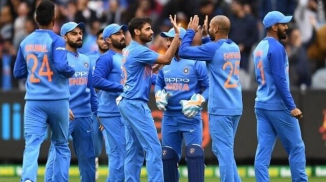 ২০১৯ সালে ভারতীয় দল দুর্দান্ত সাফল্য পেয়েছে। বিশেষ করে টেস্টে অসাধারণ পারফরম্যান্স দেখিয়েছেন বিরাট কোহলিরা। ২০২০ সালেও অনেক চ্যালেঞ্জ অপেক্ষা করে আছে তাঁদের জন্য। এ বছর টি-২০ বিশ্বকাপ। ঘরে-বাইরে একাধিক সিরিজও খেলবে ভারতীয় দল। এ বছর অনেক ক্রিকেটারেরই ভবিষ্যৎ নির্ধারিত হয়ে যেতে পারে। দেখে নিন তাঁরা কারা