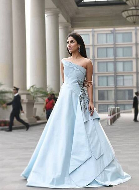 এই ছবিটিতে উপচে পড়েছে অনুরাগীদের কমেন্ট।