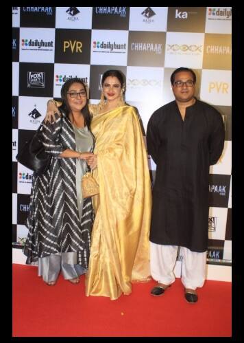 হাজির ছিলেন রেখা ও।