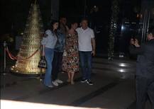 দেখুন, মুম্বইয়ে নাতাশা ও তাঁর পরিবারের লোকজনের সঙ্গে নৈশভোজে গেলেন হার্দিক পাণ্ড্য