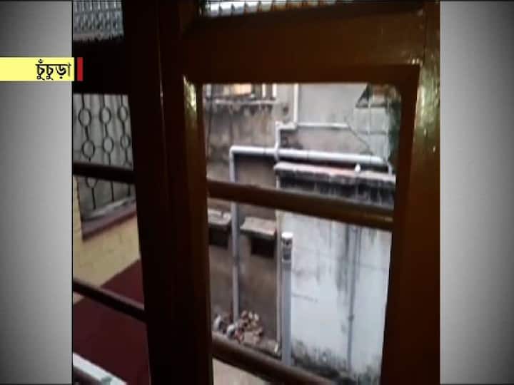 বিস্ফোরণের এমন তীব্রতা, তার প্রভাব পড়ল গঙ্গার দু’পাড়ে। জানালার কাচ ভাঙল! দরজার পাল্লা খুলে পড়ল! পুরনো বাড়ির দেওয়ালজুড়ে ফাটল!