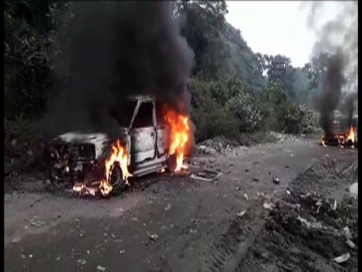 বিস্ফোরণের পর নদীর দু’পারেই এলাকাবাসীর রাগ গিয়ে পড়ে পুলিশের ওপর!!! নৈহাটিতে জ্বালিয়ে দেওয়া হয় পুলিশের গাড়ি!
