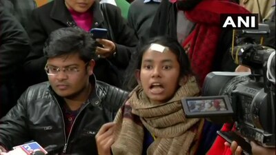 JNU Case: Police can do inquiry, I too have evidence of how I was attacked: Aishe Ghosh জেএনইউ: ‘পুলিশ তার তদন্ত করবে, মার খেয়েছি আমার কাছেও প্রমাণ আছে’, পাল্টা ঐশী