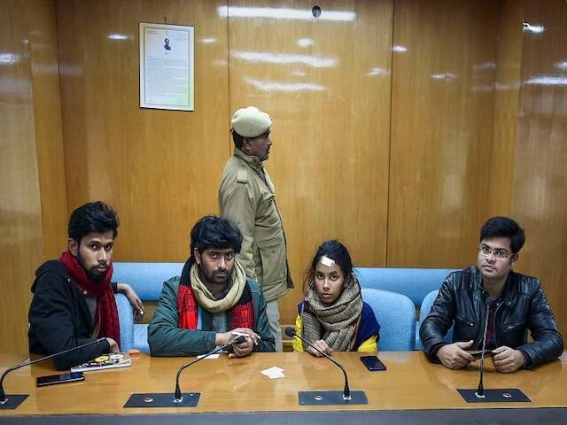 37 out of 60 identified from unity against left whatsapp group 10 were outsiders কারা হামলা করে জেএনইউতে? ইউনিটি এগেনস্ট লেফট হোয়াটসঅ্যাপ গ্রুপের ৩৭ জন চিহ্নিত, ১০ জন বহিরাগত