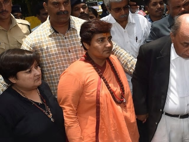 Sadhvi Pragya Alleges She Received Letters With Harmful Chemicals; Files Police Complaint বিষাক্ত রাসায়নিক মেশানো চিঠি পেয়েছেন, দাবি সাধ্বী প্রজ্ঞার, পুলিশের কাছে দায়ের অভিযোগ