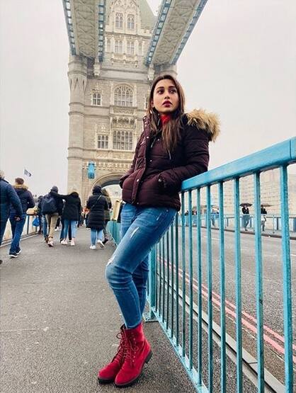 এবার তিনি পোস্ট করলেন আরও কয়েকটি ছবি। 