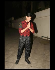 জন্মদিনে সিদ্ধার্থ মালহোত্রা: কাটলেন কেক, হাজির তারকা বন্ধুরা