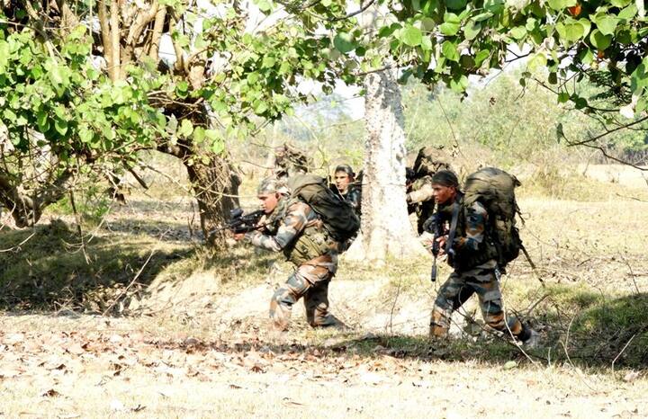 সামরিক বাহিনীর প্যারা ট্রুপার্স ও এয়ার ওয়ারিয়র্সদের বিভিন্ন অভিযানে অংশ নিতে হয়। এই মহড়ার মাধ্যমে সেই অনুশীলন চলে।
