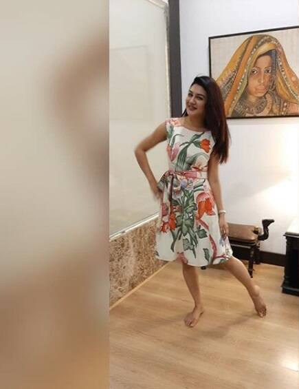 আনন্দে থাকুন, চেহারায় ঔজ্জ্বল্য আসবে এমনিই - ইনস্টাগ্রামে বার্তা জয়া আহসানের