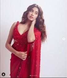 লাল শাড়িতে জাহ্নবী কপূর