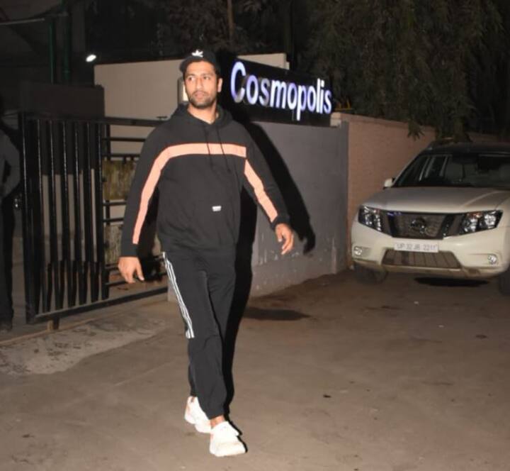 বন্ধুত্ব নাকি প্রেম? আপাতত সেই প্রশ্নের উত্তরে মুখে কুলুপ নায়ক নায়িকার। সব ছবি- মানব মঙ্গলানি