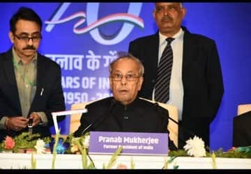Present protests will deepen democratic roots: Pranab Mukherjee বিরোধিতা-বিতর্ক-আলোচনাতেই সমৃদ্ধ হয় গণতন্ত্র, সিএএ-বিতর্কের মধ্যেই মন্তব্য প্রণবের