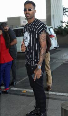 হাতে এক কোটি দশ লক্ষ টাকা দামের ঘড়ি, তাক লাগালেন হার্দিক