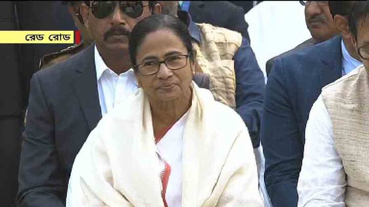 অনুষ্ঠানে উপস্থিত ছিলেন মুখ্যমন্ত্রী, রাজ্যপাল সহ বিশিষ্ট অতিথিরা। 