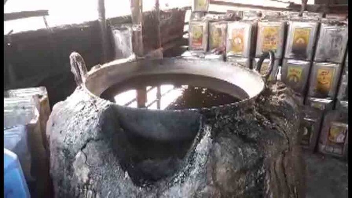 Fake ghee factory busted in East Burdwan, 2 arrested পূর্ব বর্ধমানে নকল ঘি কারখানার হদিশ, গ্রেফতার ২
