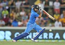 আগামীকাল ২৫ রান করলেই ধোনিকে টপকে যাবেন বিরাট