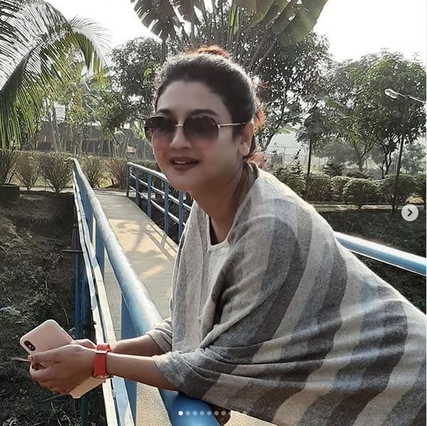 টলিউডে বেশ কিছুদিন ধরে কাজ করছেন বাংলাদেশী নায়িকা জয়া আহসান। 