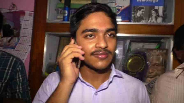 Must read text book thoroughly, writing practice is necessary, says HS topper of 2019 খুঁটিয়ে পড়তে হবে টেক্সট বই, লেখার অভ্যাস জরুরি, উচ্চমাধ্যমিক পরীক্ষার্থীদের পরামর্শ গতবারের প্রথম শোভন মণ্ডলের