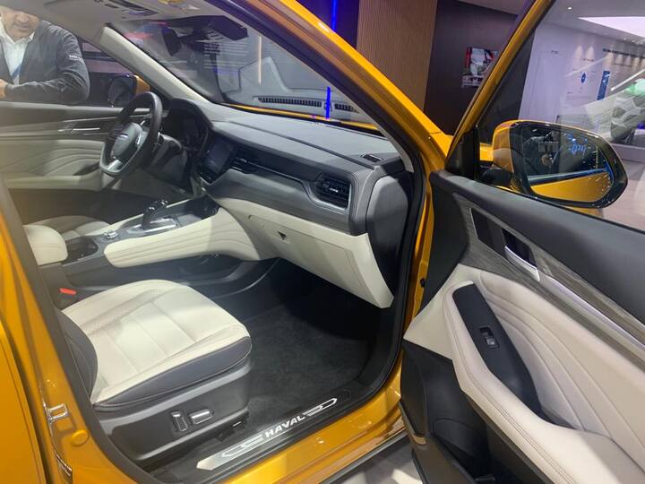 ভক্সওয়াগন নিয়ে এসেছে টি রক, দারুণ স্মার্ট কমপ্যাক্ট ক্রসওভার এসইউভি। 