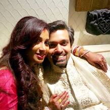 পঞ্চম বিবাহবার্ষিকী, শ্রেয়া ঘোষাল শেয়ার করলেন বিয়ের অদেখা কিছু ছবি