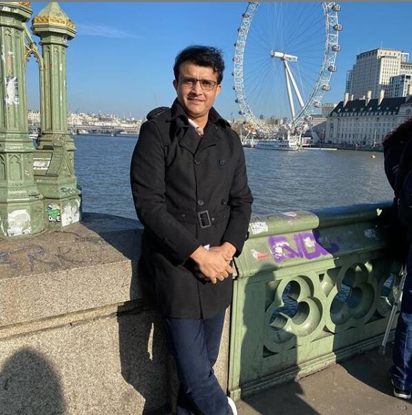 লন্ডন আইয়ের সামনে সৌরভ।