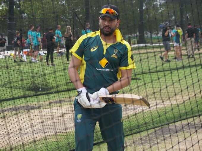 মেলবোর্নের ম্যাচে যুবরাজ রান পাননি। ফিরলেন ২ রান করে।